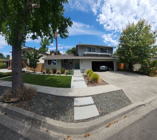 Building Photo - 6 bed 3 bath Spacious home near Cal Poly