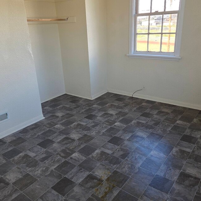 Photo - 531 NW 15th Dr