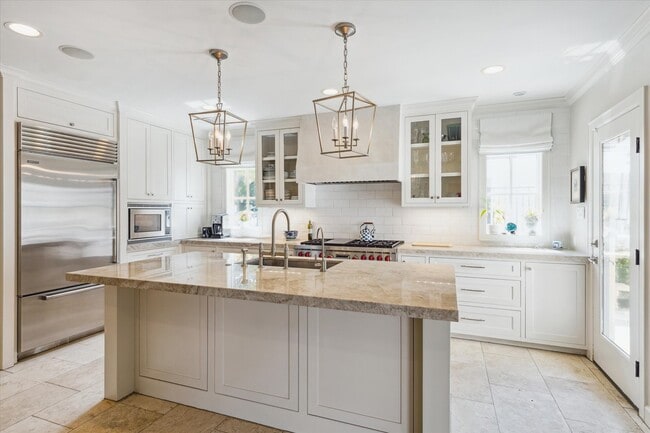 Photo - 2510 Locke Ln