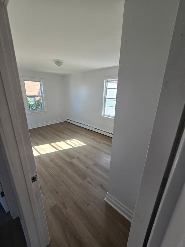 1754 Hammersley Ave Unit 2nd flr