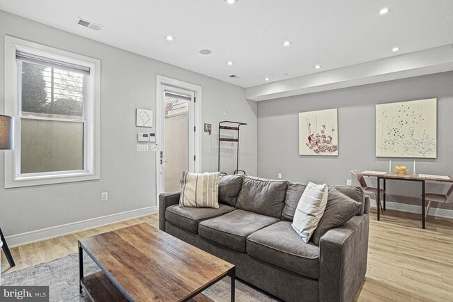 Photo - 725 Euclid St NW Unit 1