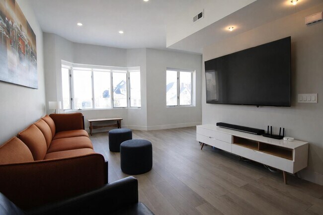 Photo - 335 Arlington Ave Unidad 2