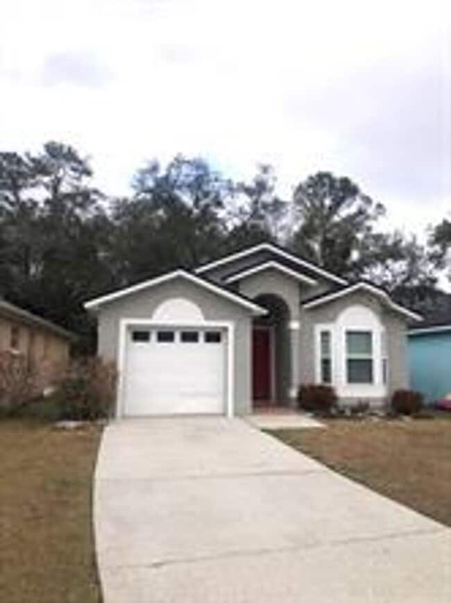 3 Bedroom / 2 Bath Home in Winter Springs Available Now! - 3 Bedroom / 2 Bath Home in Winter Springs Available Now!