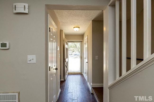 Hallway - 4320 Bona Ct