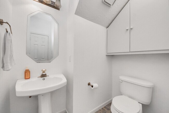 Photo - 2204 Gemini St