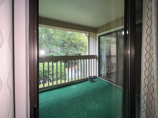 Photo - 221 New Kent Pl