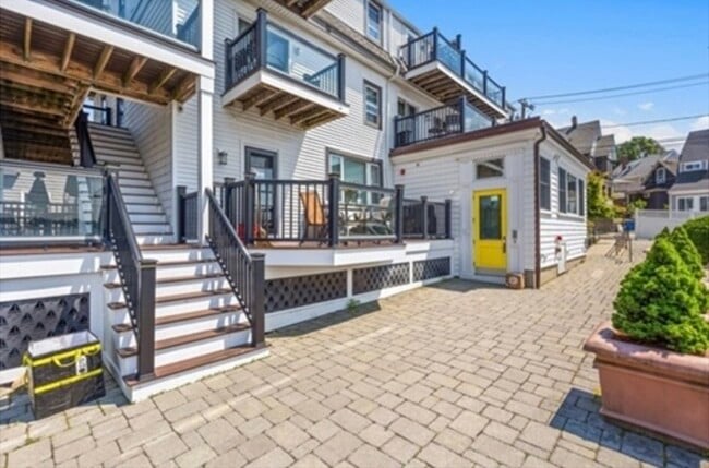 Photo - 600 Shirley St Unit 1