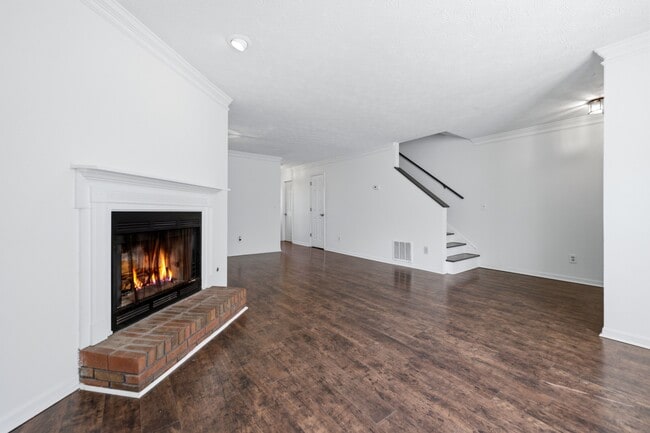 Photo - 1018 Kennesborough Rd NW