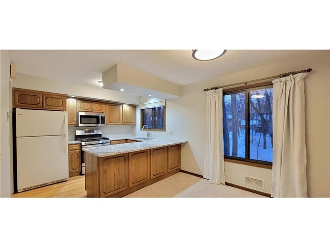 Building Photo - 1810 Comstock Ln N Rental