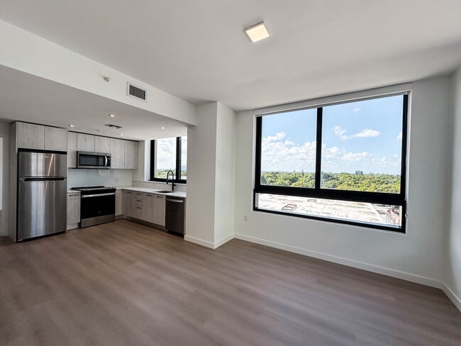 Building Photo - 84 NW 32nd St Unit A3 Rental