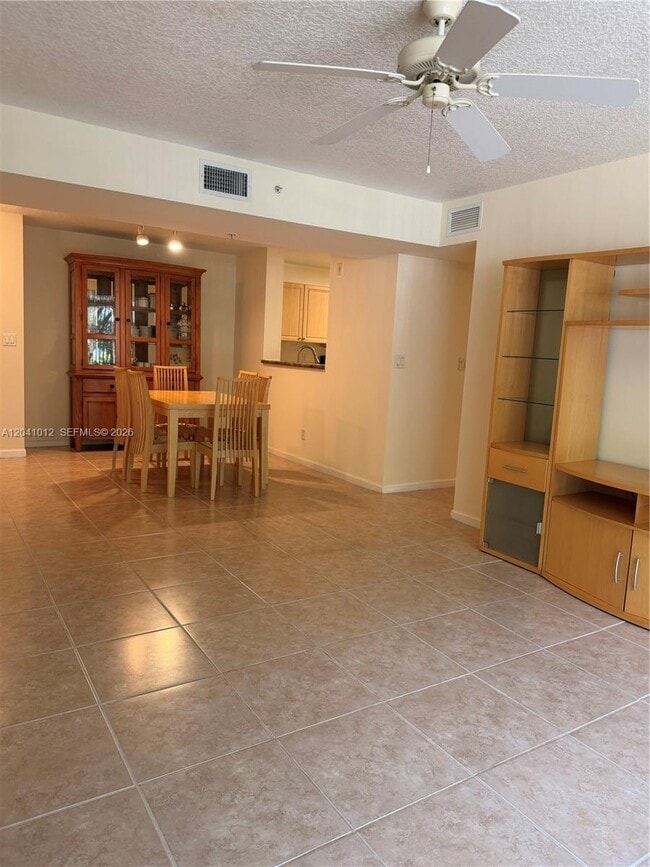 Photo - 619 E Sheridan St Unit 105