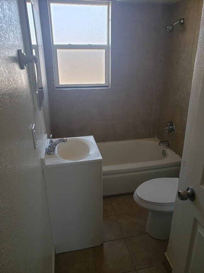 Photo - 2 bedroom in Eloy AZ 85131 Unidad 13