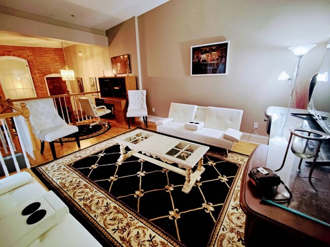 Photo - 317 W Fayette St Unit 2