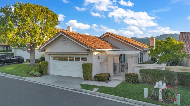 Building Photo - 54 Via Candelaria