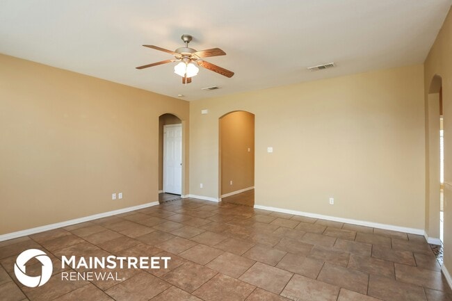 Photo - 245 Kennedy Ct