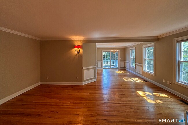 Photo - 405 S Pine Creek Rd