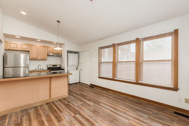 Photo - 981 Highland St Unit A