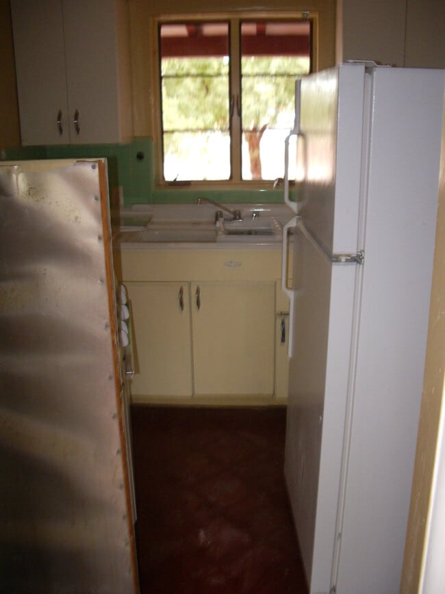 Photo - 1337 E 9th St