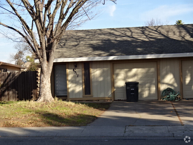 Building Photo - NICE DUPLEX IN CITRUS HEIGHTS OFF ZENITH &... Rental