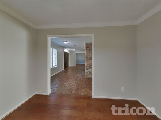 Photo - 5523 Foresthaven Dr