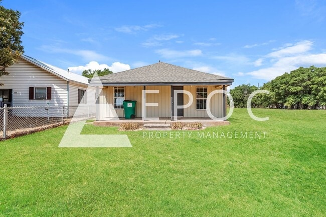 Building Photo - 635 E 3rd St