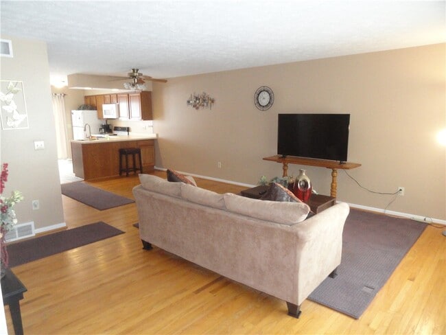 Photo - 64 Greenway Blvd