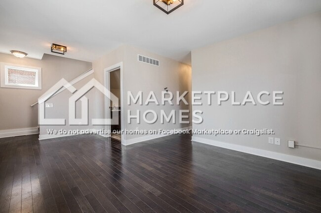 Photo - 284 S Union St