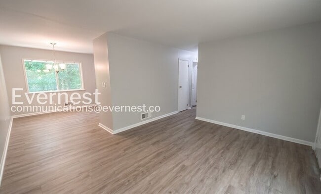 Photo - 1935 Lathrop St SE