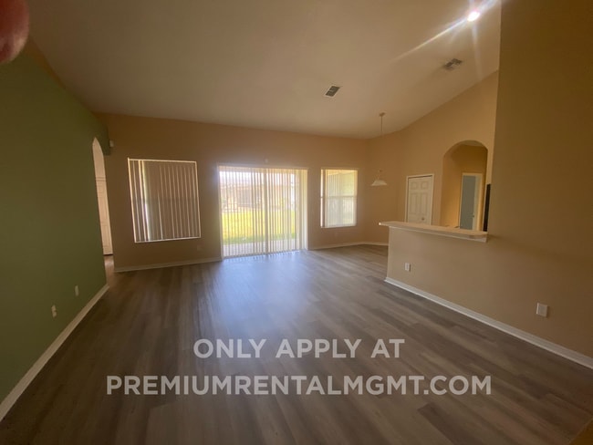 Photo - 1239 Dunbrooke St