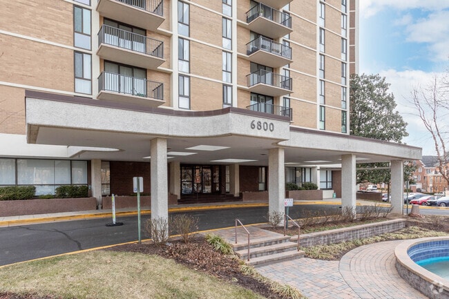 Photo - McLean House Condominiums