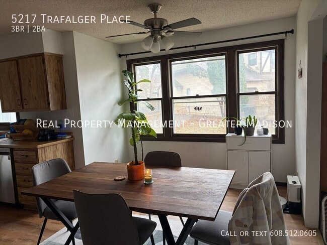 Photo - 5217 Trafalger Pl