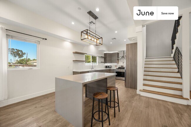 Photo - 5637 Riverton Ave