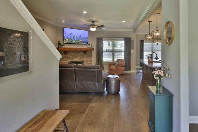 Photo - Luxurious 5 bedroom home in Atoka has it all!