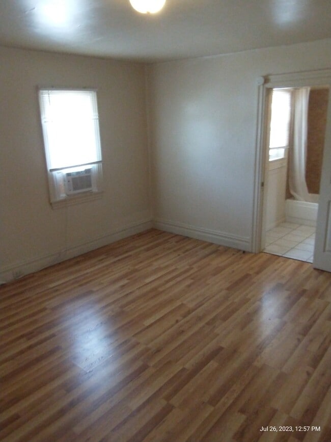 Building Photo - 1458 Penn Ave Unit 2nd floor