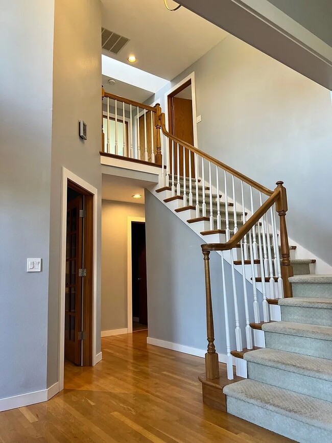 Photo - STUNNING CUSTOM HOME! IN STEILACOOM- MINUT...