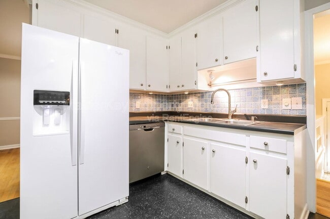 Photo - 916 Tanglewood Dr