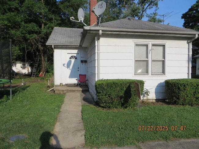 Building Photo - 911 Chestnut St Unit 911