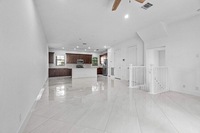 Photo - 7115 Edison Pl