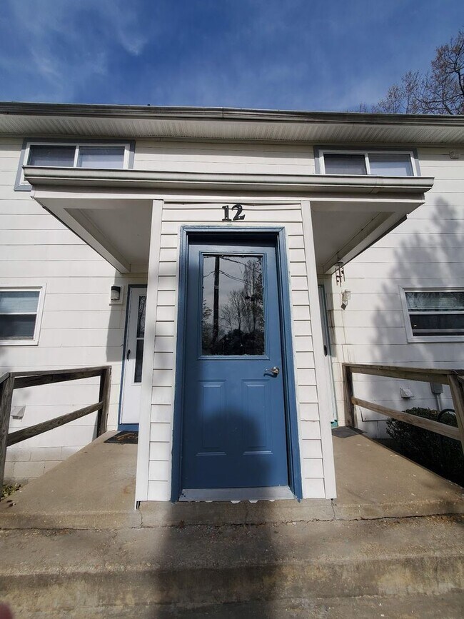 Photo - Absolutely Adorable two bedroom is move in ready! Unit 12 Pollux Circle E. -Apt 4