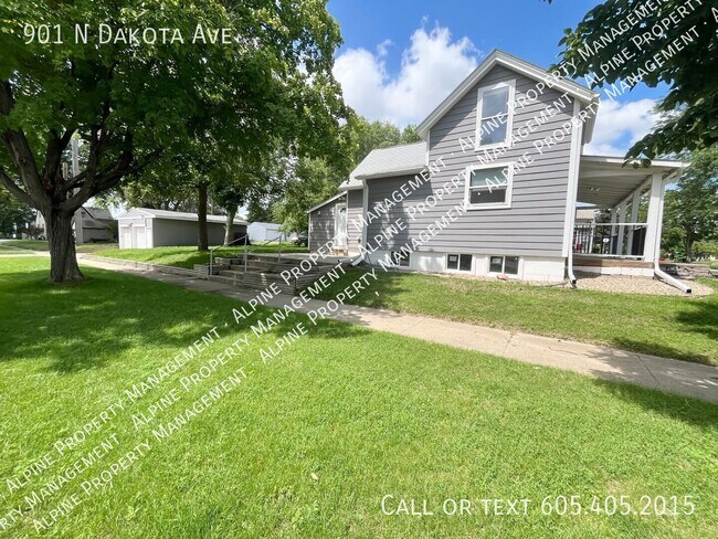 901 N Dakota Ave