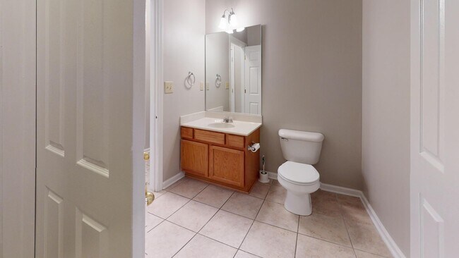 Photo - 3735 Lochdale Terrace