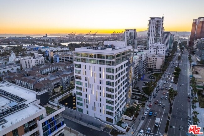 Building Photo - 200 W Ocean Blvd Unit L104 Rental