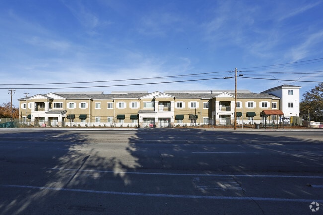 Photo - The Knolls at The Avenida