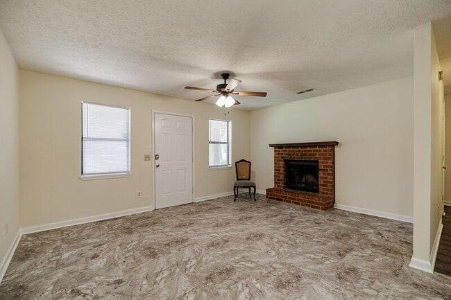 Photo - 112 Upland Ct