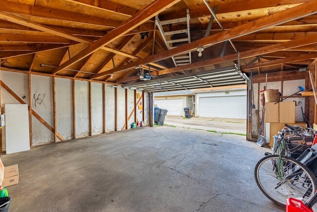 Photo - 4820 W Wolfram St Unit 2