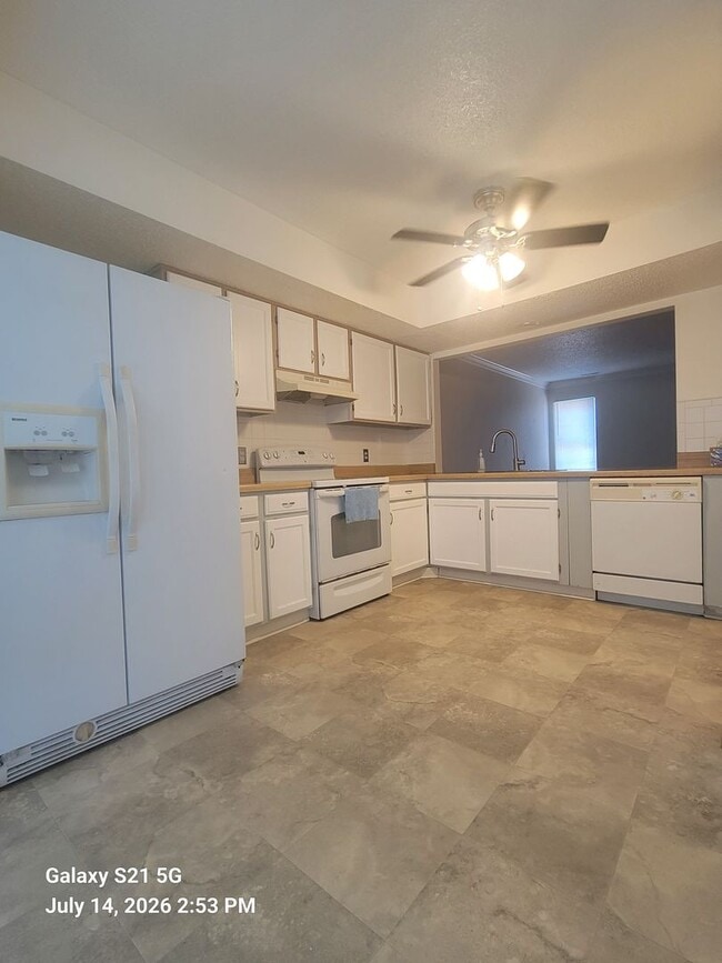 Photo - 2 bedroom, 1.5 bathrooms townhouse in Virginia Beach