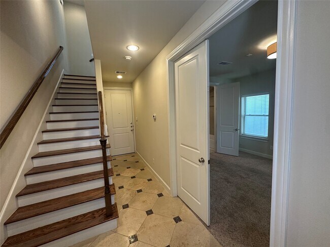 Photo - 2021 Fannin Station