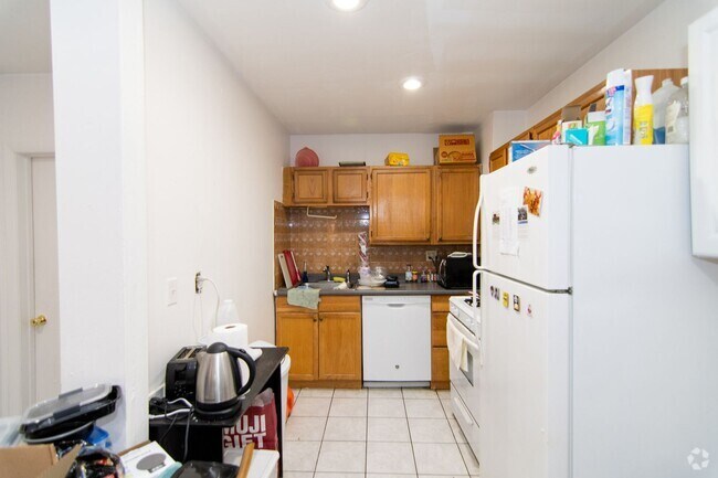 Building Photo - Spacious 4BR with heat included @ Packard'... Rental