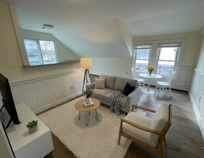 Photo - 17 Uni Unit 17 Uni #3