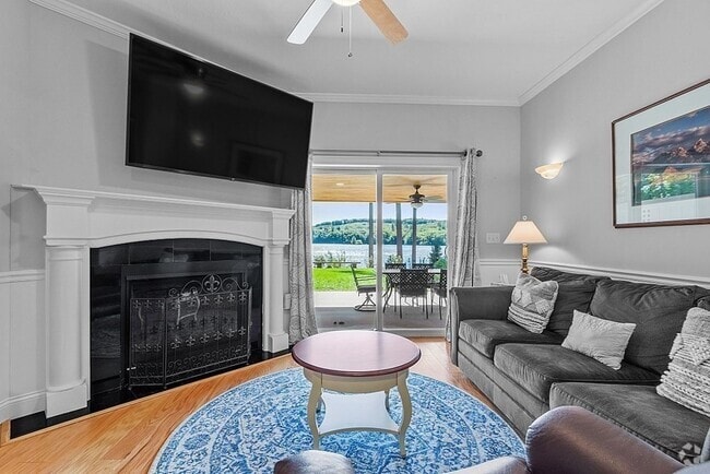 Building Photo - 164 S Ashburnham Rd Unit B Rental